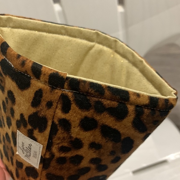 Leopard cup cozy - Picture 2 of 2